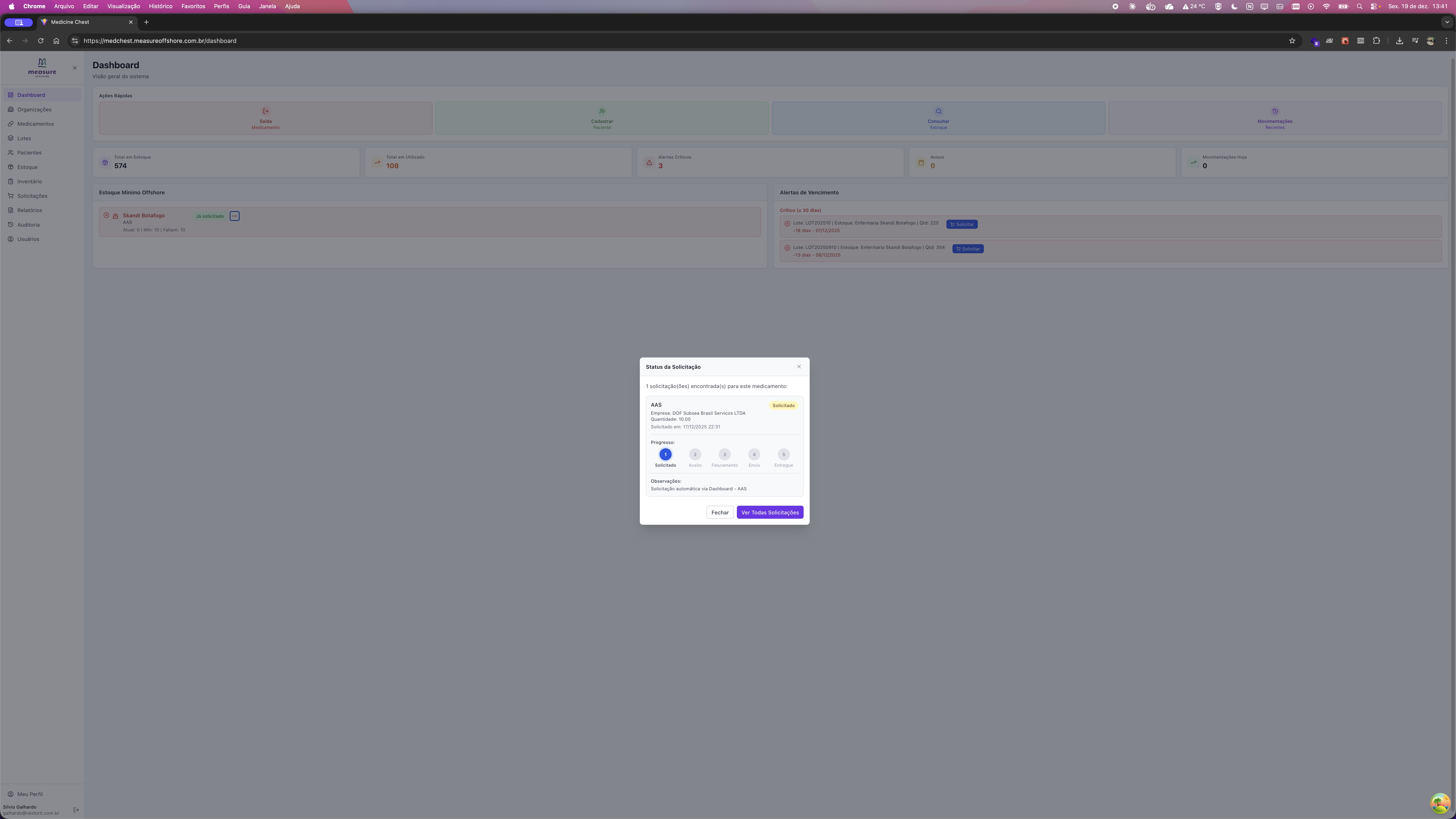 Dashboard com Modal de Solicitação